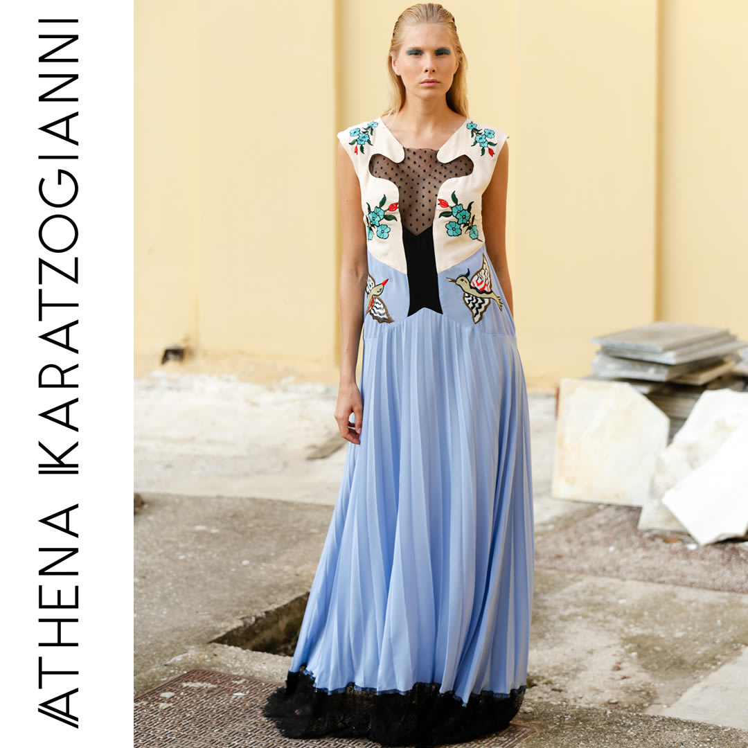 Maxi Bird Dress - Model Maxi Bird Dress - Model