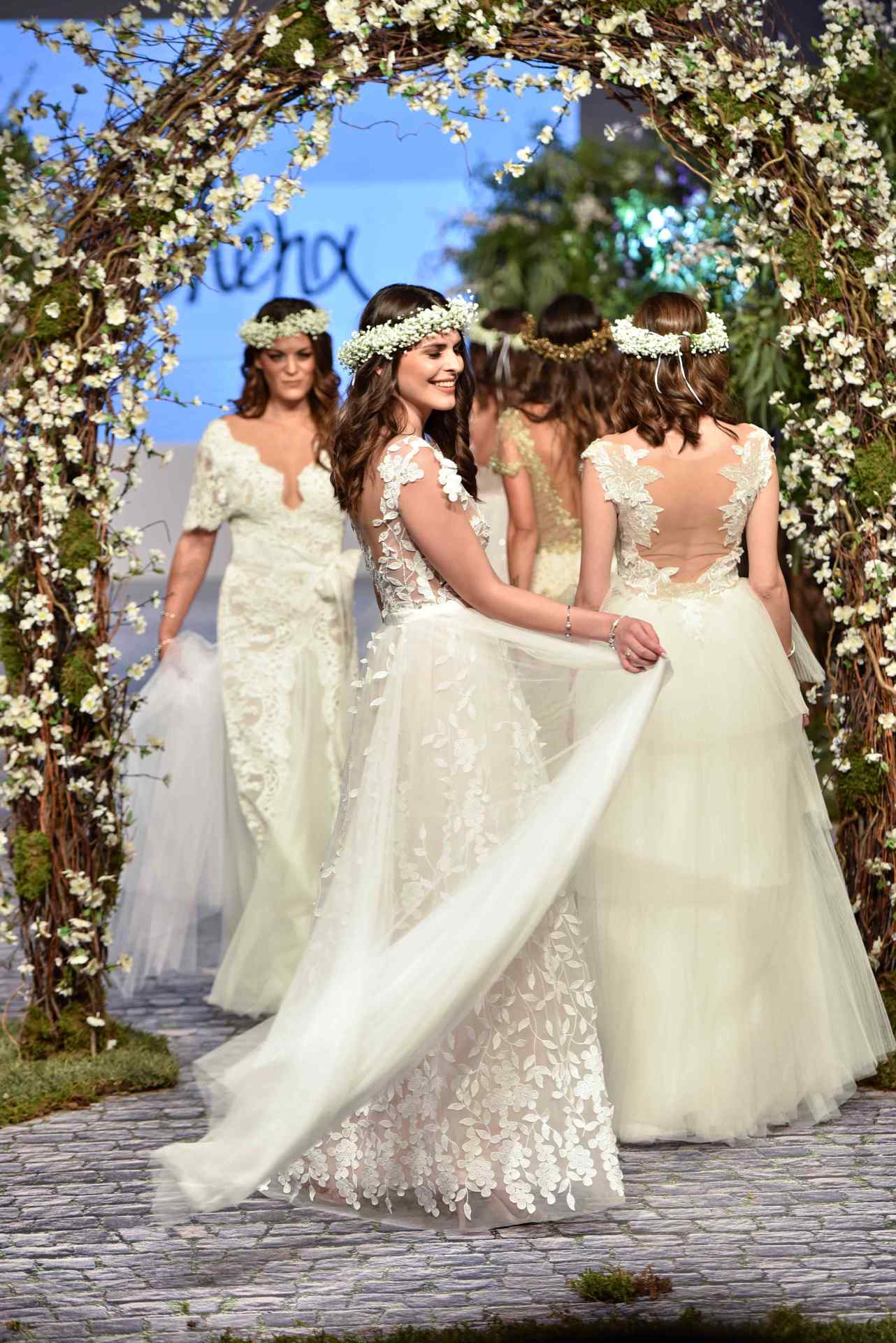 Pandora (37) Pandora (37)